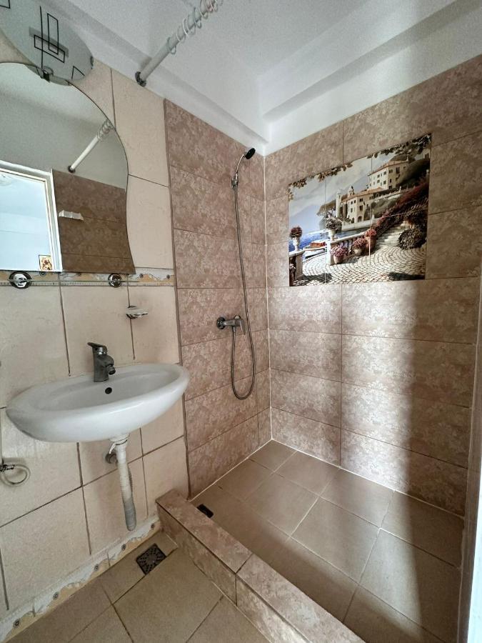 מלון קוסטינסטי Casa Bucuria מראה חיצוני תמונה